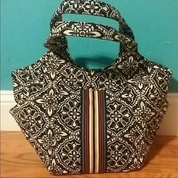 Vera Bradley Handbags - Vera Bradley Bucket Tote